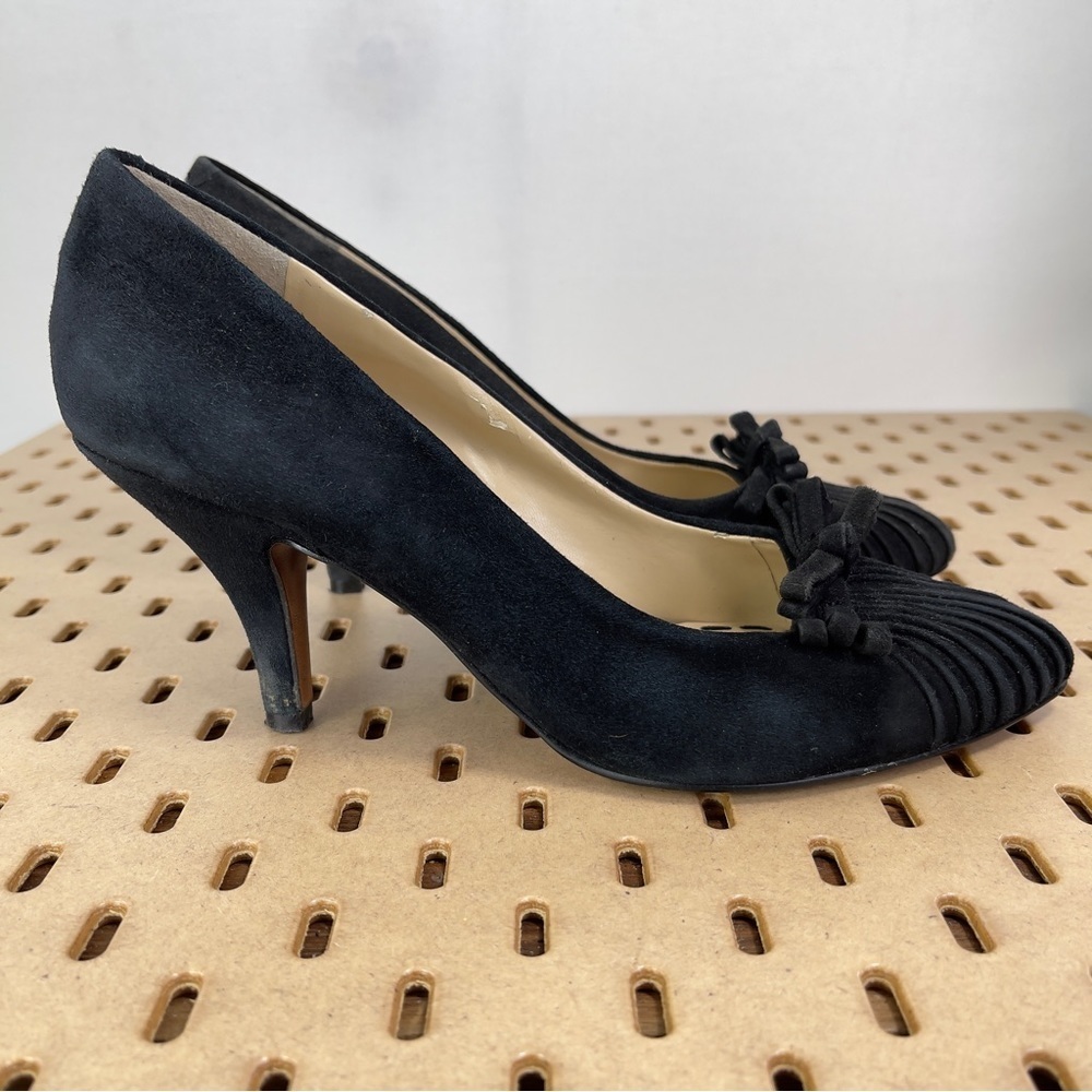 Enzo Angiolini Easorte Black Suede Bow Toe Pleated 3 inch Heel Size 7